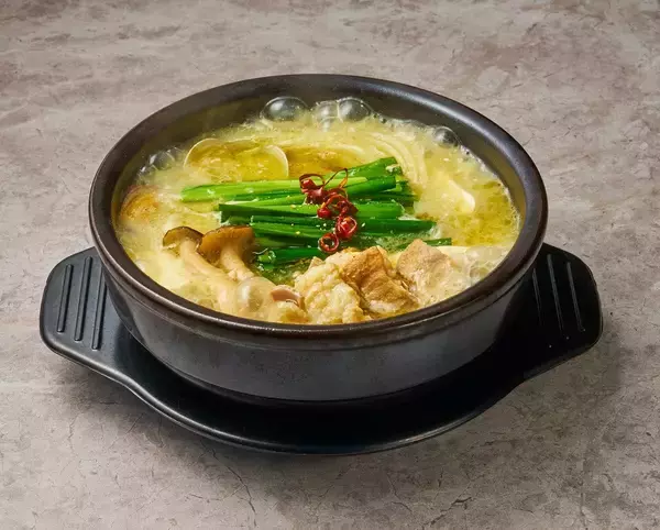 「【韓丼】昨年大ヒットの冬限定メニューが復活！「博多もつ鍋スン豆腐」1月14日より限定販売」の画像