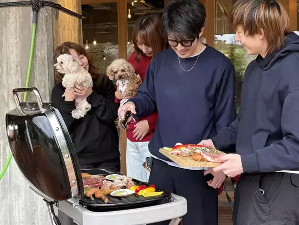 「桜の名所・明石公園で、家族や犬とゆったり過ごすBBQ、3月20日から提供開始」の画像