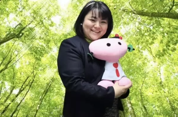 波動シンガーSIZUKUが歌う「Fairy Jewelry Dancing」と世界的プロデューサーGODとSIZUKUが歌う「PEACE OF EARTH」が米ラジオ局「R1 Radio USA」で日本語オリジナル楽曲が5ヶ月間連続パワープレイを更新中！