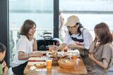 「神戸・TOTTEI PARKに夏限定のBBQビアガーデンが登場　BBQプレート・ビュッフェ・飲み放題を5,000円で提供」の画像2