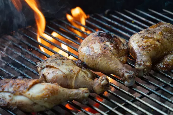 「神戸・TOTTEI PARKに夏限定のBBQビアガーデンが登場　BBQプレート・ビュッフェ・飲み放題を5,000円で提供」の画像