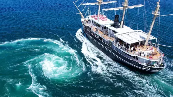 「超絶景！世界最大級の渦潮がさらに巨大に！「春の大潮」の季節が到来」の画像