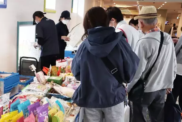 「病院で広がる食の楽しみ。走るデパ地下開催」の画像