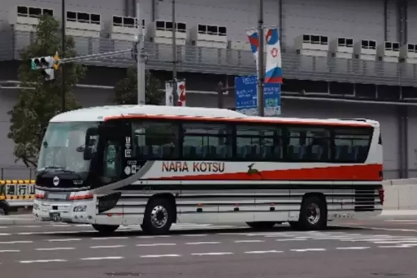 「～奈良交通オリジナルトミカ第３弾～奈良交通観光バストミカ発売」の画像