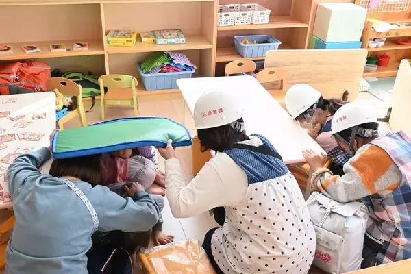 保育園などで「一斉防災行動訓練（シェイクアウト）」を実施
