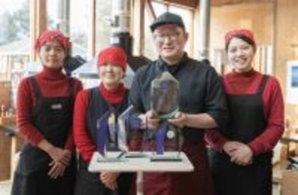 わざわざ足を運ぶ価値がある「目的地」へ　白老町・天野ファミリーファームが世界唯一の4年連続受賞