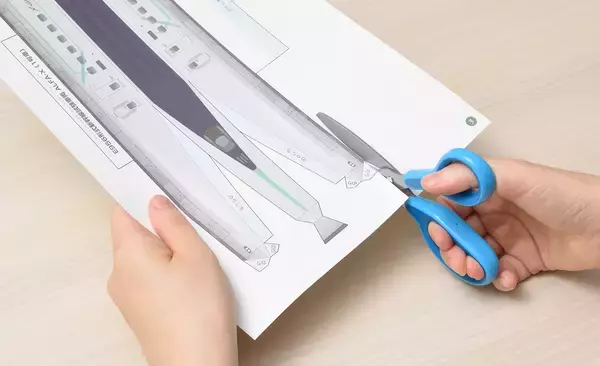 「【好評シリーズ復活】JR東日本の人気列車がペーパークラフトに！『みんなのペーパートレインBOOK JR東日本版』11/18発売　新幹線試験車両「ALFA-X」、寝台特急「カシオペア」（2025年運行終了）も」の画像