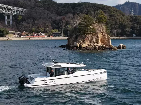 「【日本初上陸】常識を覆す50ノットの機動力　北欧の革命児「SAXDOR」より、走りと釣りを極めた全天候型ウォークアラウンド「340 GTWA」がジャパンインターナショナルボートショー2026にて初公開決定！」の画像