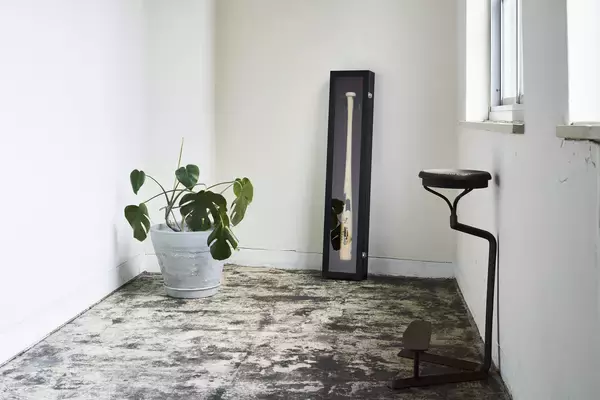 「WOWOW・Lemino配信ドラマ「ストーブリーグ」の美術セットにアルナのユニフォーム額・バットケースが採用」の画像