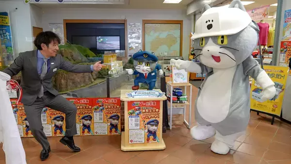 「「DMV安全運行、ヨシ！」DMV×仕事猫・特別企画「運転士立像」が阿佐海岸鉄道に登場！」の画像