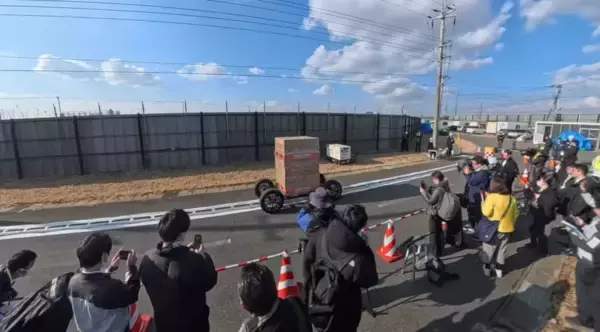 Cuebus株式会社「自動物流道路」実証実験レポート　100m連続搬送・最大積載1tの自動搬送に成功