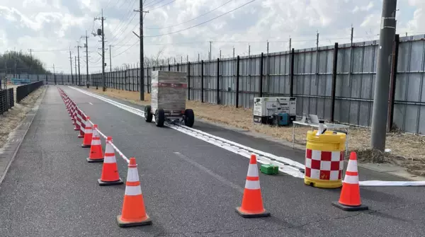 「Cuebus株式会社「自動物流道路」実証実験レポート　100m連続搬送・最大積載1tの自動搬送に成功」の画像