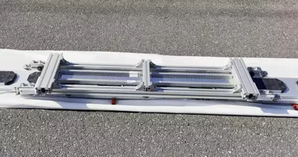 「Cuebus株式会社「自動物流道路」実証実験レポート　100m連続搬送・最大積載1tの自動搬送に成功」の画像