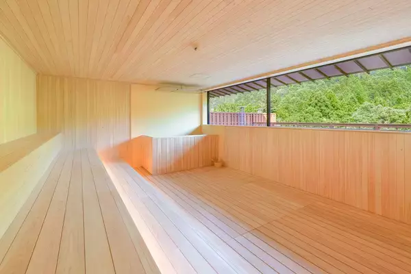 YouTubeチャンネル「サバンナ高橋/しげおチャンネル」で大江戸温泉物語Premium よしのや依緑園をご紹介いただきました。