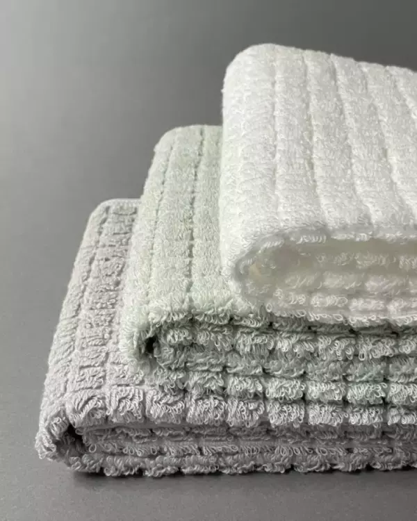 「南国ヴィラの心地よさを日常に。ホテルシリーズ最新作、今治タオル「ヴィラスイート」を発売！」の画像