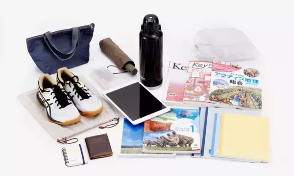 「中高生の健康に配慮 ランドセル技術を活かした通学鞄「rakuru」を村瀬鞄行が新発売」の画像