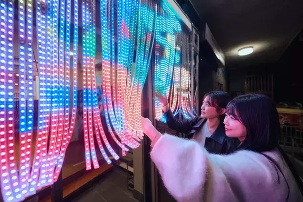 「【イベントレポート】蒲田「改正湯」で開催のサイバー銭湯に3,033名が来場！“イキすぎた光と狂気のNEW浴体験”『脳汁銭湯2025』光と音にあふれた「銭湯らしくない銭湯」での非日常体験を届けた10日間　アンケート回答者の97.2％が「脳汁が出た」と答えるなど大盛況のうちに閉幕」の画像