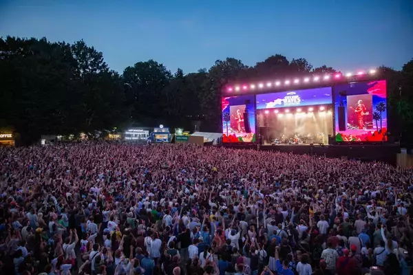 「世界のTAKANAKA、ロンドンのフェスに登場。ロンドンへの凱旋ライブ、パパイヤコールで大盛り上がり！」の画像
