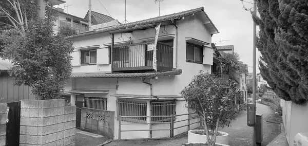 「築55年の古家が街のランドマークへ！板橋区赤塚に料理教室とスイーツスタンドを併設した店舗併用住宅が誕生」の画像