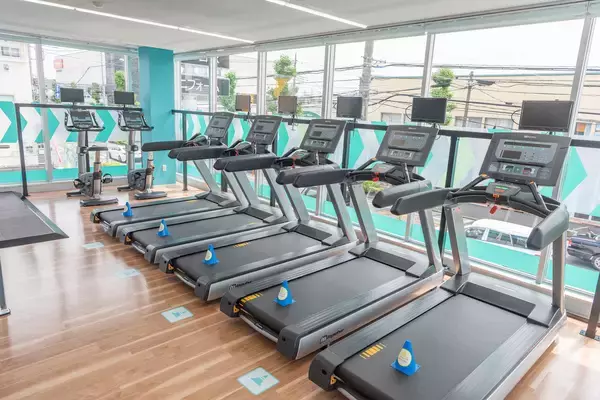 「24時間ジムの「続かない」をゼロに　スマートフィット100、最大12回の「無料パーソナルトレーニング」で初心者の習慣化を徹底サポート」の画像