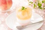 「京都・パティスリー洛甘舎　夏季限定「ヴェリーヌ＜ピーチ＞」発売！～桃の美味しさを三層に閉じ込めた、みずみずしい夏のヴェリーヌ～」の画像1