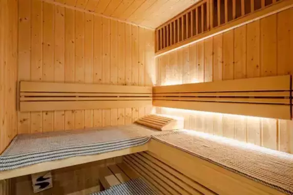 「30％OFF！サウナ・カラオケ付き貸切別荘　忘年会＆新年会 キャンペーン　12/17～1/31実施！～湘南『Hale Kotsubo』で叶える気軽なショートトリップ～」の画像