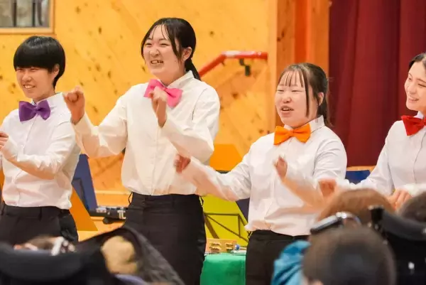 【IPU・環太平洋大学 こども発達学科】聴く・歌う・動く・感じる－岡山東支援学校アウトリーチコンサートを実施