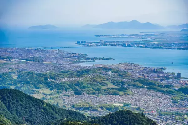 「～新緑の比叡山で自然と景色を満喫～「早朝臨時坂本ケーブルで行く比叡山で探鳥会」」の画像