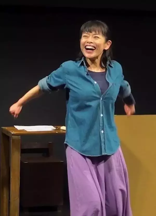 「ひとりで笑わせ、ひとりで魅せる！小林美江と朝倉伸二のひとり芝居を二本立てで上演　チケット発売開始（出演者コメントあり）」の画像