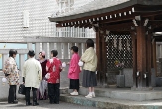 【公演レポート】神楽坂 街歩きイマーシブシアター『記憶の質屋 ほの灯り堂』終演　全122公演 延べ2247名を動員
