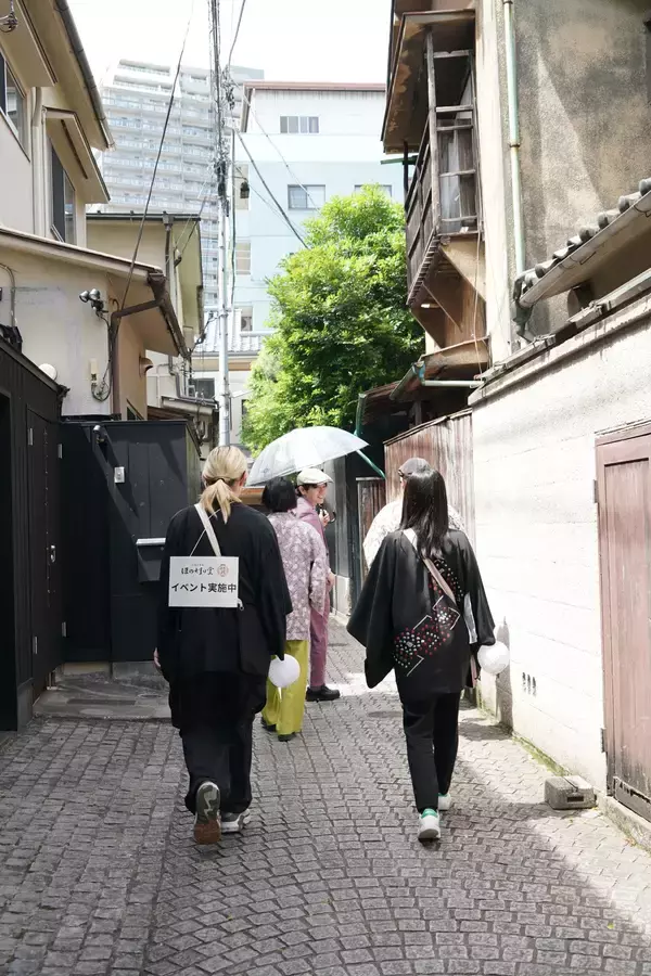 「【公演レポート】神楽坂 街歩きイマーシブシアター『記憶の質屋 ほの灯り堂』終演　全122公演 延べ2247名を動員」の画像