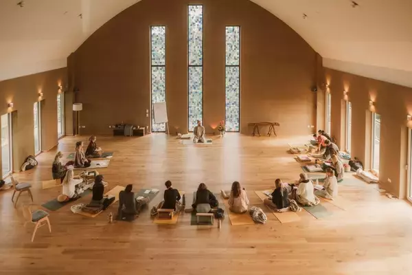 兵庫・淡路島「禅坊 靖寧」ドイツで話題のブレスワーク指導者が来日！『Return to Essential -呼吸で還る、本来の私-』3月23日、24日に開催！