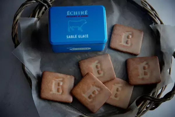 エシレ・パティスリー オ ブールより、人気のサブレ缶に待望のミニサイズが新登場！「サブレ グラッセ（6枚入）」　　　2026年1月30日（金）新発売　