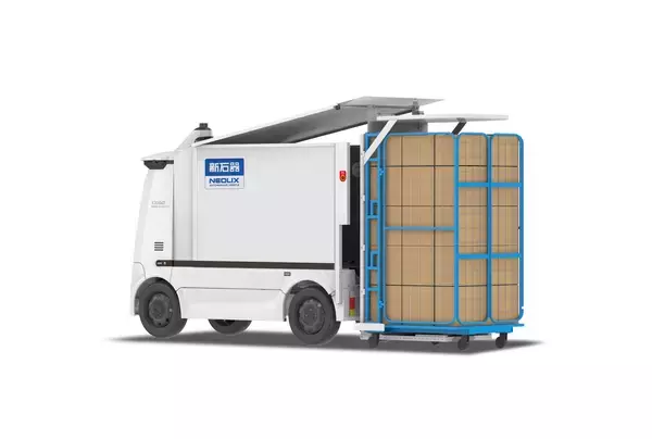物流人手不足に「自動配送車」　新石器（Neolix）とPegasusが関西物流展で初展示　1億km走行×1.7万台実績、28秒積み下ろしで効率化へ