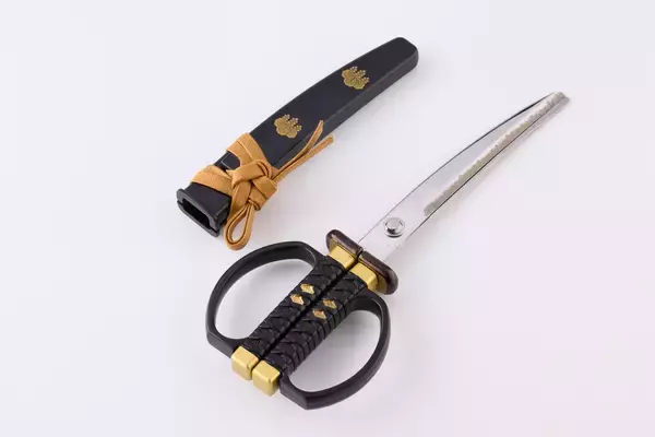 豊臣秀長になりきって一刀両断！刃物の町岐阜県関市から秀長の愛刀をイメージしたハサミを1月14日に発売！