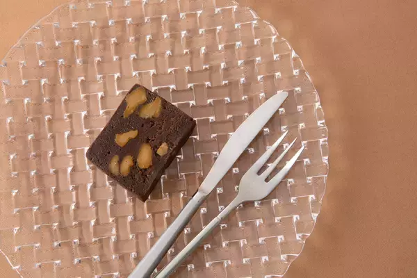 「バレンタインのチョコ選びに迷う方へ朗報！「洛甘ビターショコラ」をご来店のお客様全員に試食していただいております」の画像