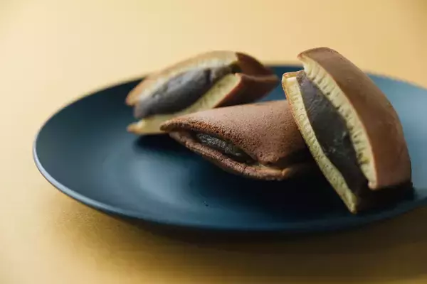 四角いどら焼き専門店「湯ノ塩」から日本初“金ごま×ほうじ茶のどら焼き”を新発売！！