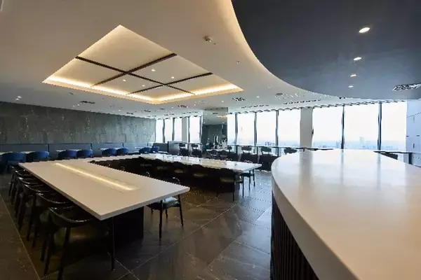 「ディーピーティー株式会社　モダンなデザインオフィスの一部を撮影場所として貸出開始！」の画像