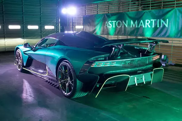 「SKYGROUP運営「アストンマーティン東京」　世界限定999台の次世代スーパーカー「Aston Martin Valhalla」国内デリバリーを開始」の画像