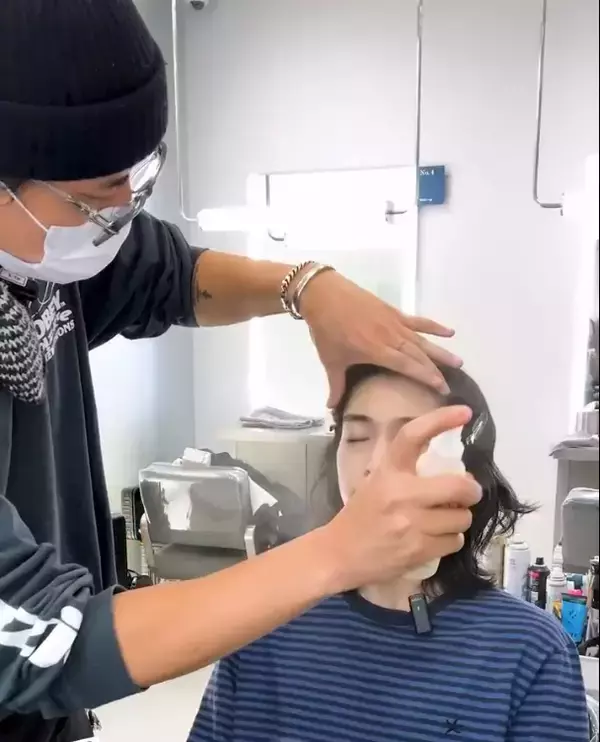 「韓国マイクロバイオームスキンケア「UIQ」×「SALON HE:ARTS」 日韓MZ世代攻略へ共同マーケティングを本格化」の画像