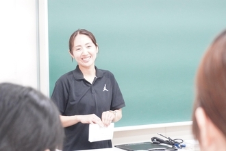 日本代表・プロスポーツチームで活躍するアスレティックトレーナーが登壇！佐々木夏未氏がアスレティックトレーナーを目指す大学生へ特別講義を実施（森ノ宮医療大学）