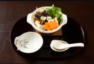 創業118年の老舗うなぎ屋がSDGsで次なる展開　うなぎの頭600匹から出汁をとった『丸焼きうなぎ鍋』『白焼き雑炊』を12月～3月冬季限定発売！