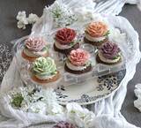 「母の日限定！思いを咲かせる「カーネーションカップケーキBOX」など3種類のスイーツを予約販売中！」の画像1