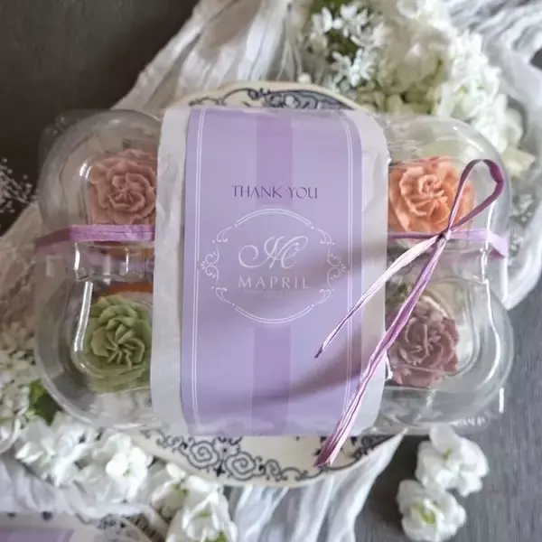 「母の日限定！思いを咲かせる「カーネーションカップケーキBOX」など3種類のスイーツを予約販売中！」の画像