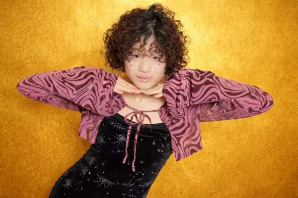 「“デーヴァ・ヴォイス”の新星・舞香　TikTok で話題沸騰中の『ブスかわいい』が5月12日ついにデジタル配信リリース！」の画像