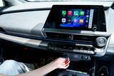 「有線CarPlay／Android Autoをワイヤレス化「Mini Aura」 OTTOCASTが発売、2色展開で8/31まで40％OFF！」の画像2