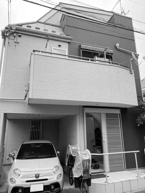 「築8年の戸建てをリノベーション！本好き家族の理想を叶えた「暮らしの中心に本がある家」の施工事例を公開」の画像