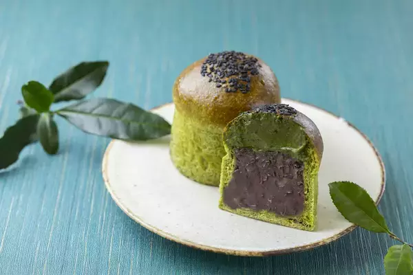 「【熱海ばたーあん】静岡抹茶がほろ苦くさわやかに香る、季節限定の味わい『熱海ばたーあんパン抹茶』『ばたーあんどら焼き【抹茶】』を3/7(土)より発売！」の画像