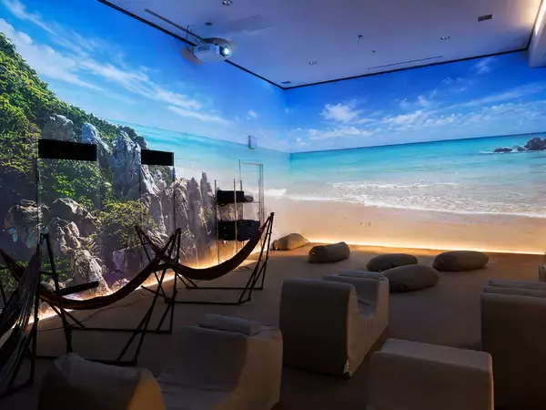 「サウナなのに噴水ショーと花火！H＆Tホールディングス、新横浜のど真ん中に体験型サウナリゾート「BlueOcean」をグランドオープン」の画像