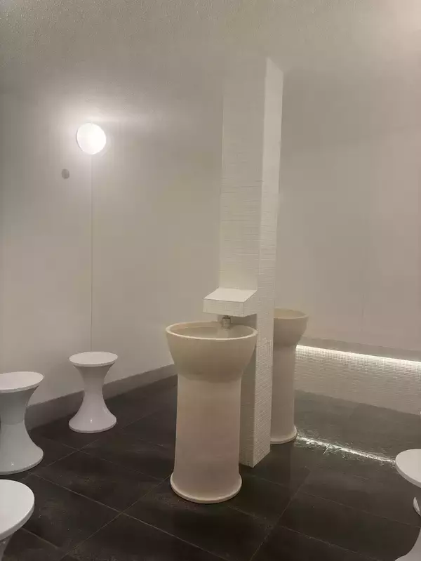 「サウナなのに噴水ショーと花火！H＆Tホールディングス、新横浜のど真ん中に体験型サウナリゾート「BlueOcean」をグランドオープン」の画像